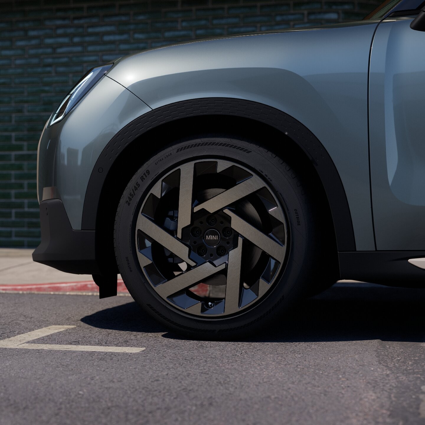 Side view of the Windmill Spoke 2-tone Rim of the MINI Countryman